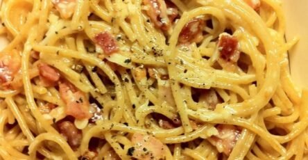 Italian Carbonara Flavored With Bacon Bits