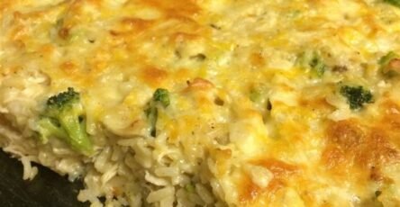 One Pot Cheesy Chicken Broccoli & Rice Casserole