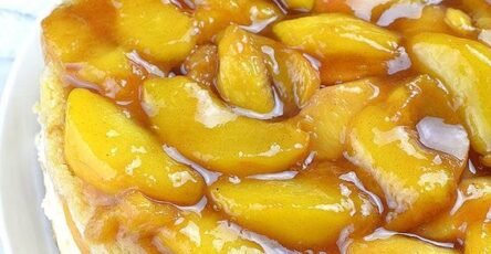 Peach Cobbler Cheesecake