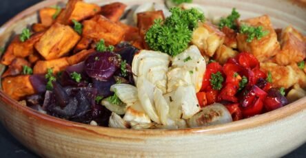 ROASTED VEGGIE & TEMPEH BOWL